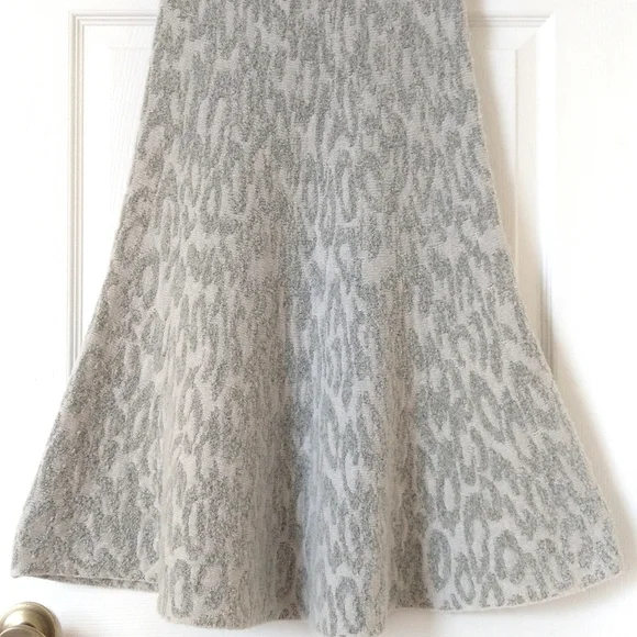 Theory Marvita Leopard Print Wool Blend Vela Knit A-line Midi Skirt Gray Small - Picture 7 of 10
